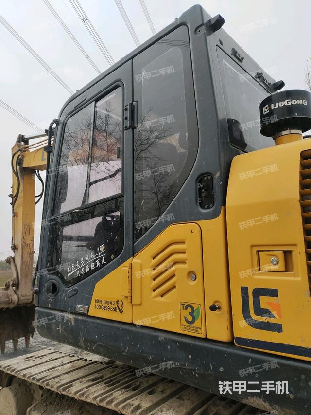 駕駛室左前45度（駕駛室部分）