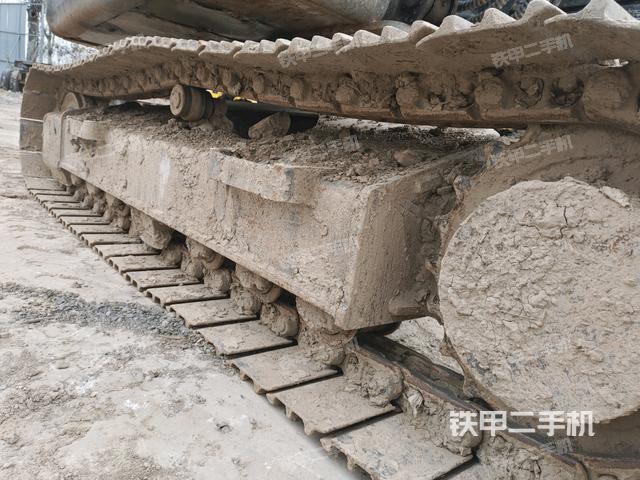 右驅動輪（行走機構）