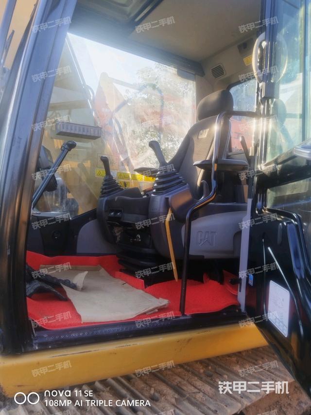 駕駛室整體（整機(jī)外觀）