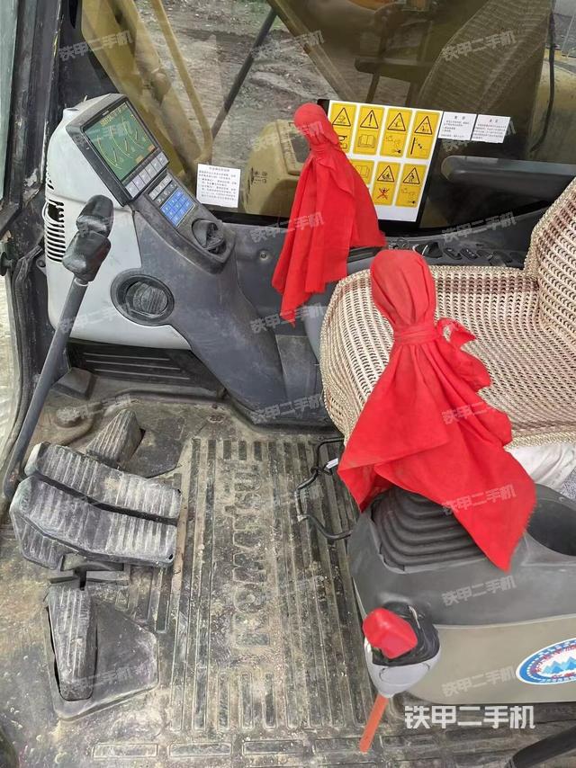 駕駛室整體（整機(jī)外觀）