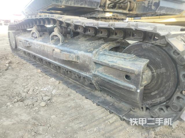 單側(cè)履帶整體（整機(jī)外觀）