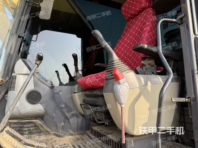 驾驶室整体（整机外观）