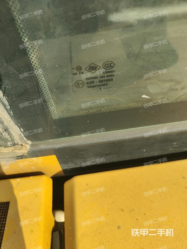 后窗玻璃角标（驾驶室部分）