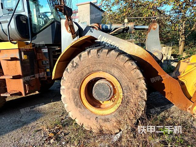 发动机左侧（整机外观及大件）