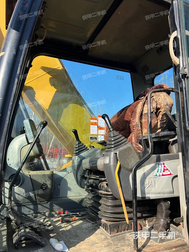 駕駛室整體（整機外觀）