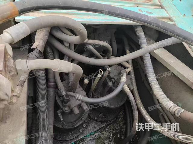 回轉(zhuǎn)馬達和主控閥（整機外觀）