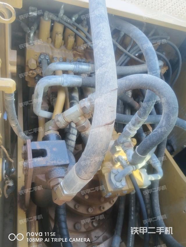 回轉(zhuǎn)馬達和主控閥（整機外觀）