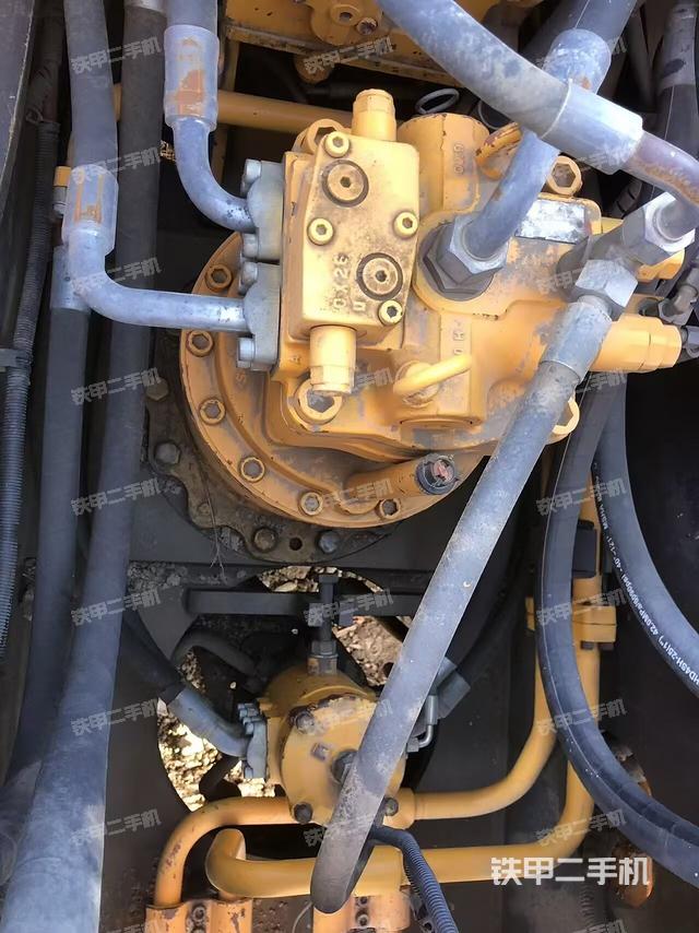 回轉(zhuǎn)馬達和主控閥（整機外觀）