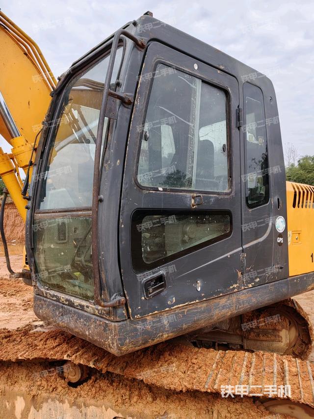 駕駛室頂部（整機(jī)外觀）