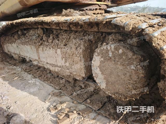 單側(cè)履帶整體（整機(jī)外觀）