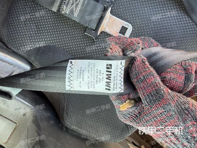 后窗玻璃角標（駕駛室部分）