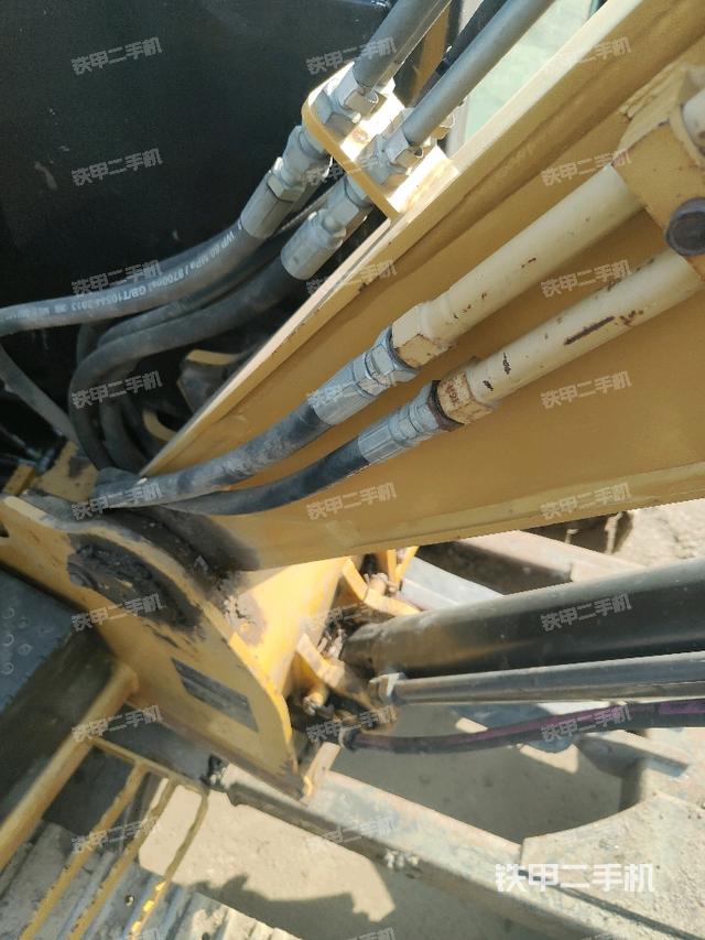 大臂根部?斜（工作和回轉(zhuǎn)裝置）