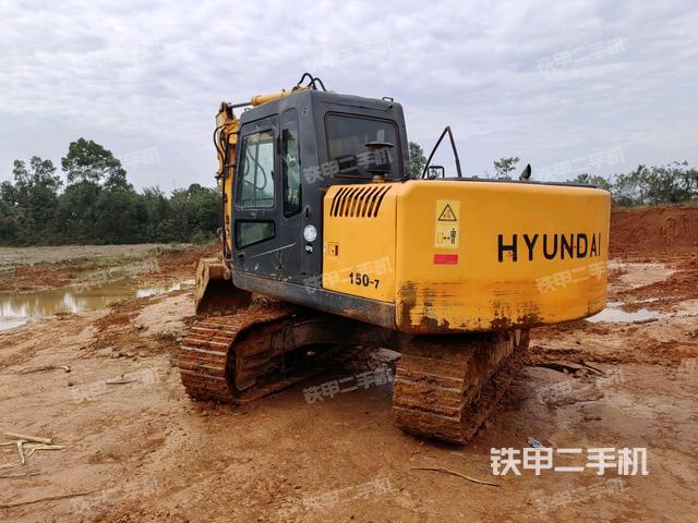 現(xiàn)代R110-7挖掘機(jī)