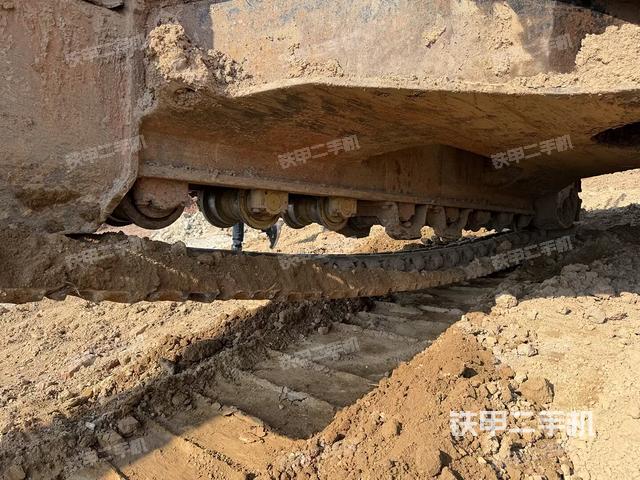 右驅動輪（行走機構）