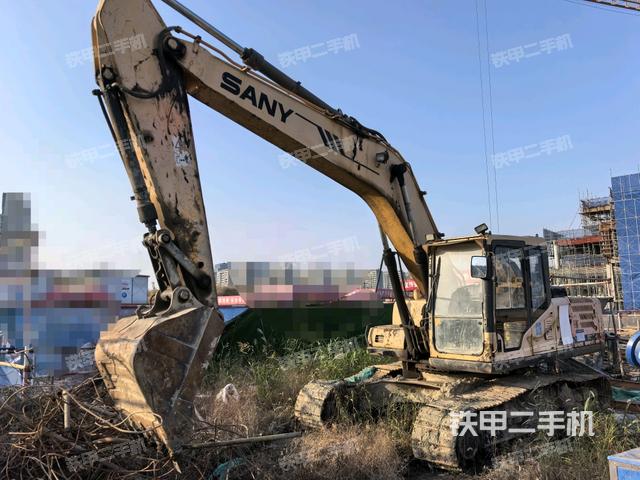 三一重工SY215C挖掘机