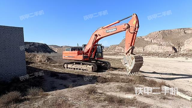 斗山DX380LC挖掘机