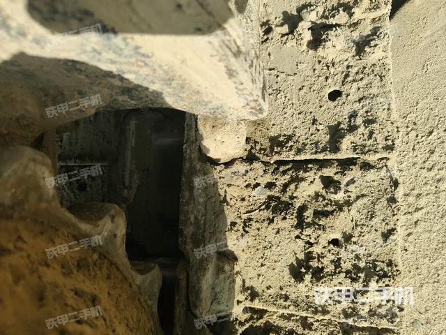 右驱动轮（行走机构）