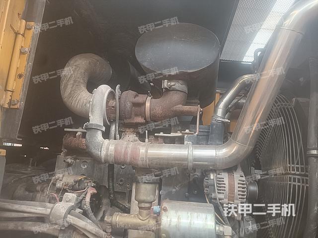 发动机右侧（整机外观及大件）