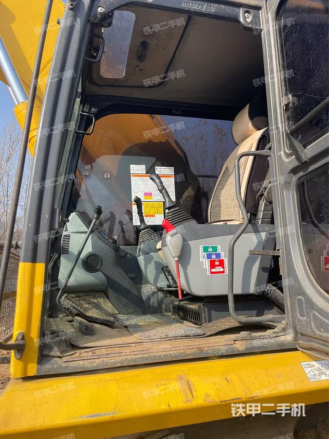 駕駛室整體（整機(jī)外觀）