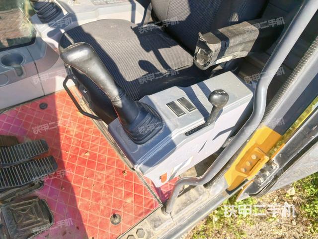 座椅左側(cè)控制臺(tái)/音響/含左手柄（駕駛室部分）