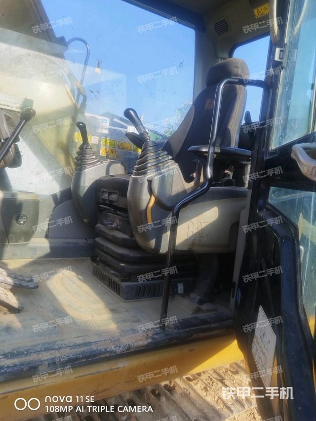 駕駛室整體（整機(jī)外觀）