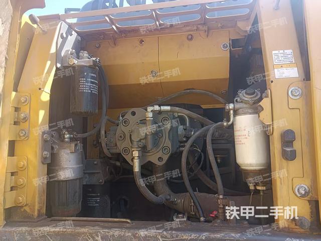 液壓泵艙室正面整體（整機(jī)外觀）