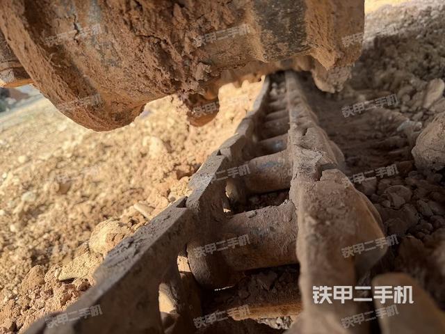 左驅(qū)動輪（行走機(jī)構(gòu)）