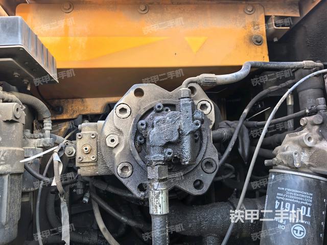 液压泵斜45 左（大件舱室）