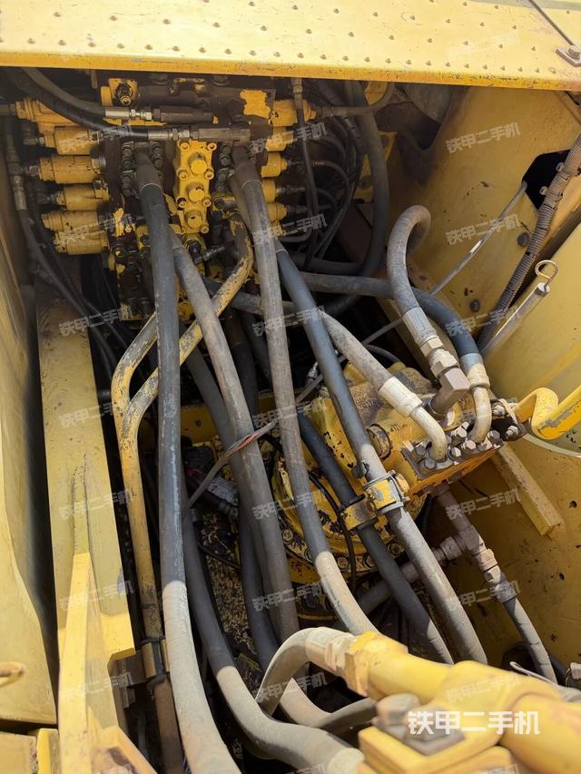 回轉(zhuǎn)馬達(dá)（上車部件）