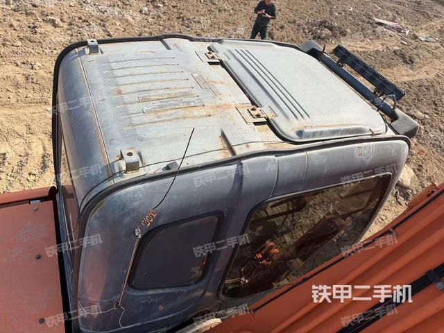 駕駛室頂部俯視（上車部件）