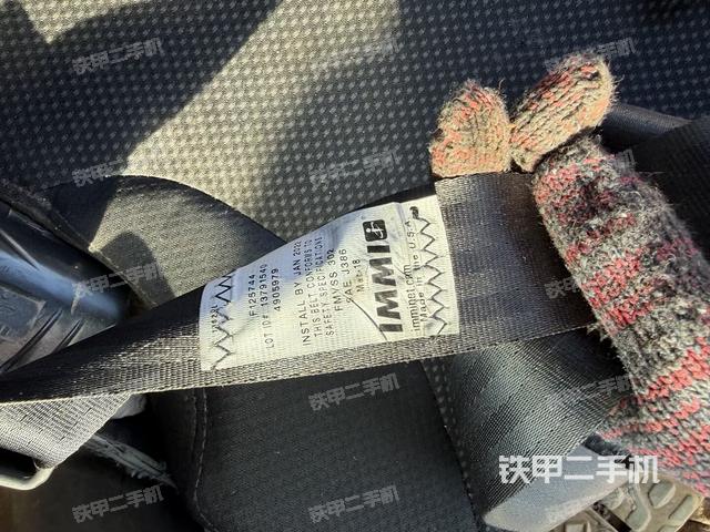 后窗玻璃角標（駕駛室部分）