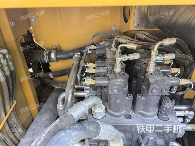 发动机室（上车部件）