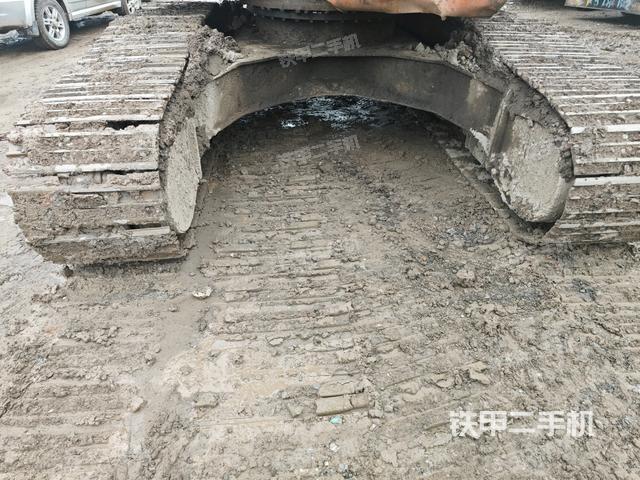 转盘和下车架正前（工作和回转装置）