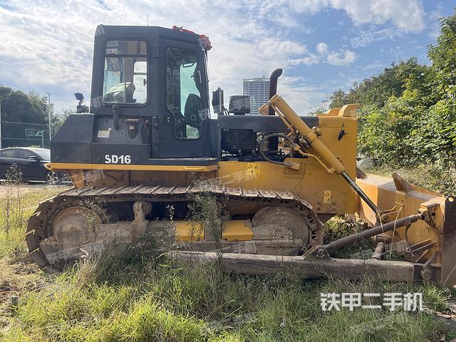 整机右侧（设备外观及核心部件）