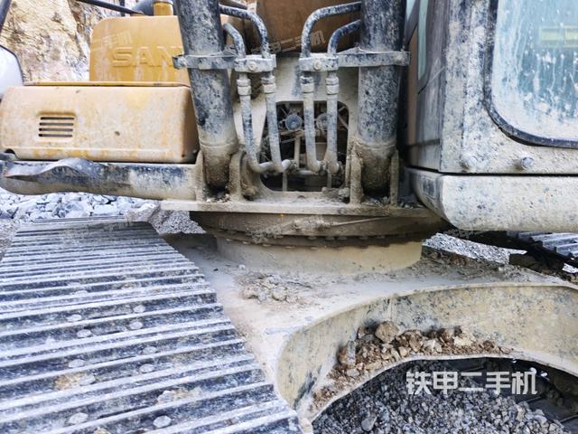 小臂整体右前（工作和回转装置）