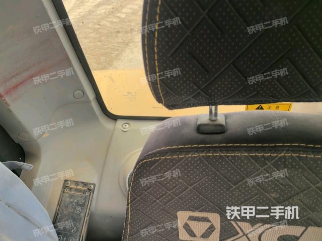 座椅右侧控制台/钥匙门/油门/含右手柄（驾驶室部分）