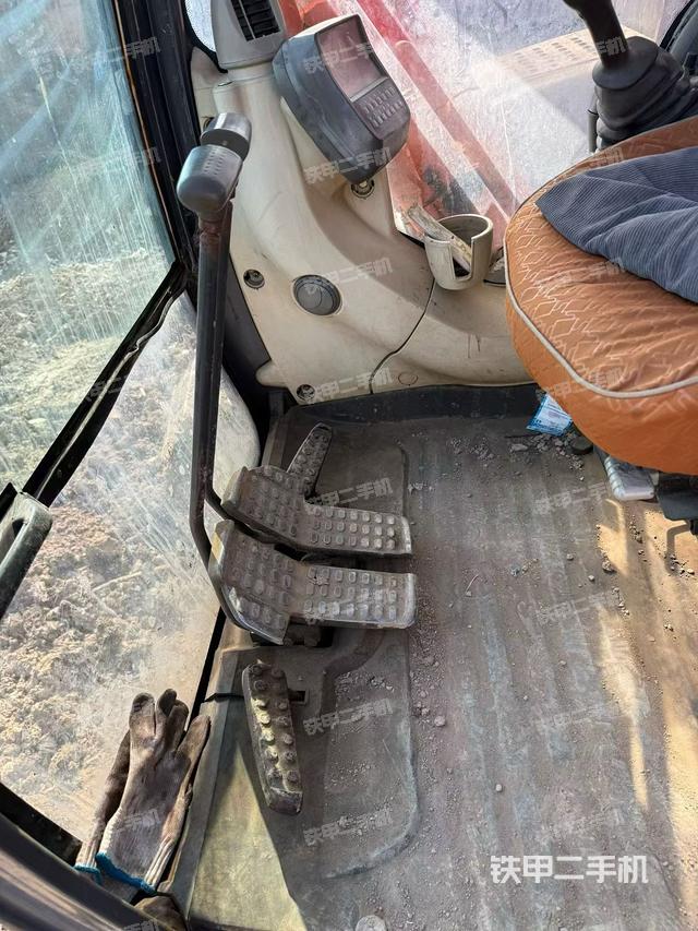 驾驶室整体（整机外观）