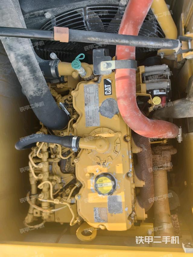 发动机室（上车部件）