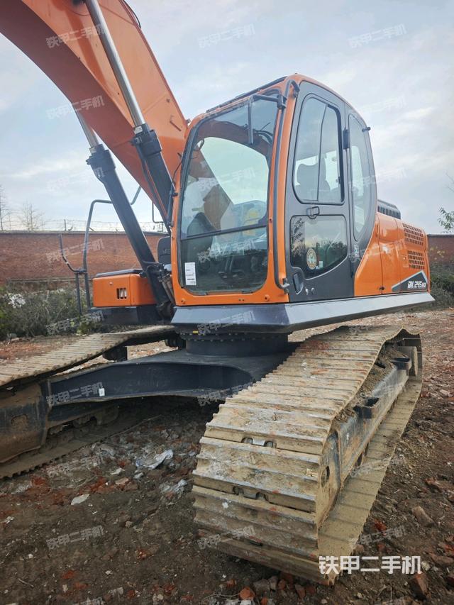 驾驶室整体（整机外观）