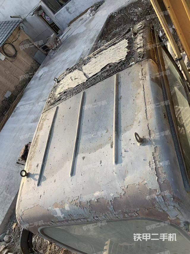 驾驶室顶部（整机外观）