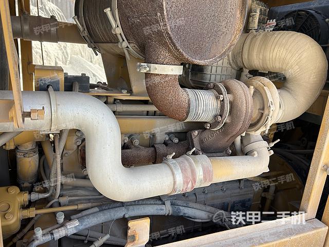 发动机右侧（整机外观及大件）