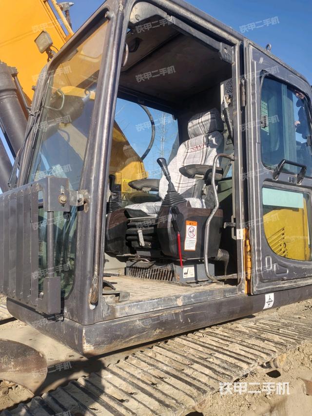 驾驶室整体（整机外观）