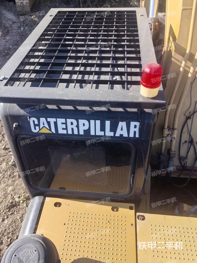 驾驶室顶部（整机外观）