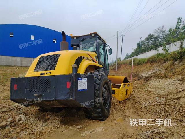 整机右后45°（设备外观及核心部件）