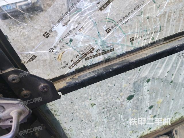 后窗玻璃角标（驾驶室部分）