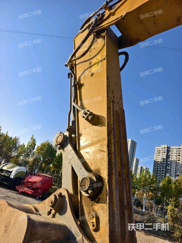 小臂整体左后（工作和回转装置）