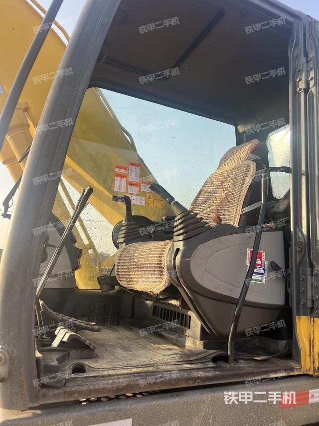 驾驶室整体（整机外观）