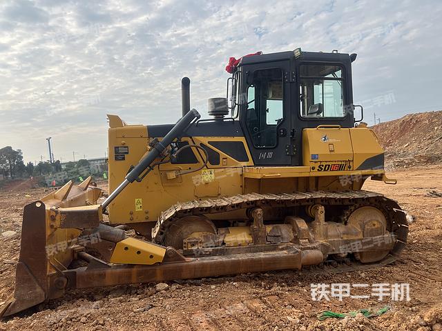 整机左侧（设备外观及核心部件）