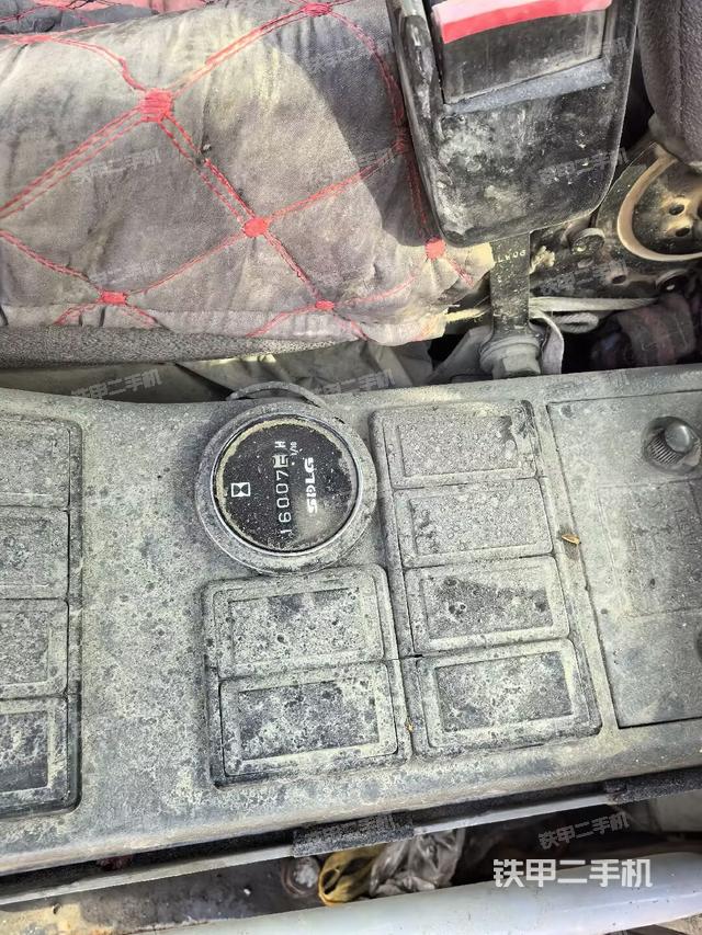 驾驶室整体（整机外观）