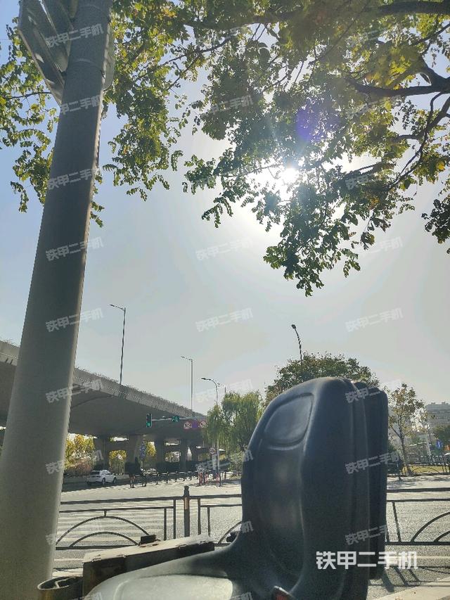 后窗玻璃角标（驾驶室部分）